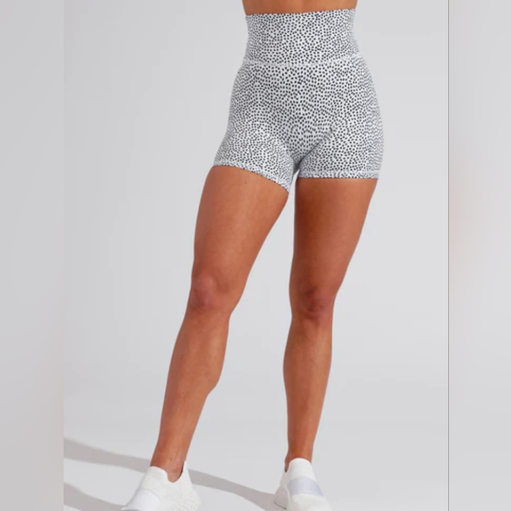 BuffBunny Rebel Short White Bossy